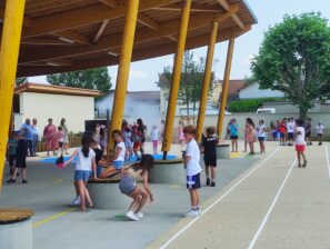 COUR DE l’ECOLE : ouverture aux enfants